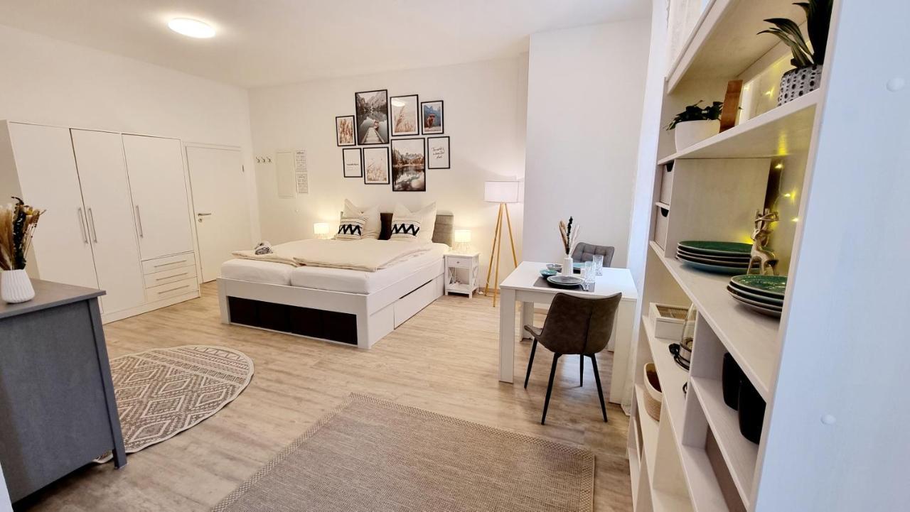 Stadtgarten-Studios - Im Zentrum Mit Parkplatz ไวน์การ์เทิน ภายนอก รูปภาพ